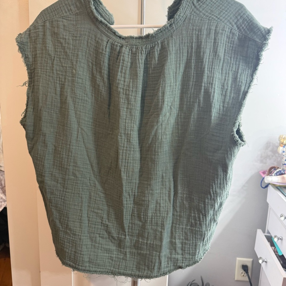 Aerie Textured Olive Blouse - Picture 4 of 4